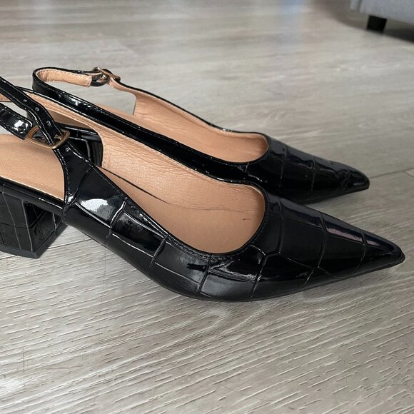 Black Patent Croc Pointy Toes Pumps - Picture 3 of 6